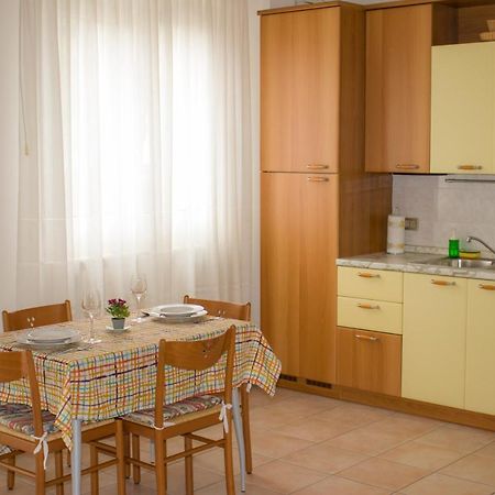 Appartamento Incantevole Con Parcheggio Gratuito تيرانو المظهر الخارجي الصورة