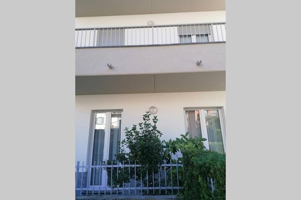 Appartamento Incantevole Con Parcheggio Gratuito تيرانو المظهر الخارجي الصورة